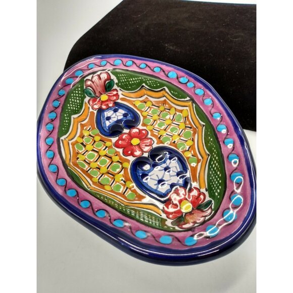 Oval Serving Dish Signed Ocotlan Pue. Mexico EUC. 7 1/4" x 5 1/4" - Picture 6 of 8